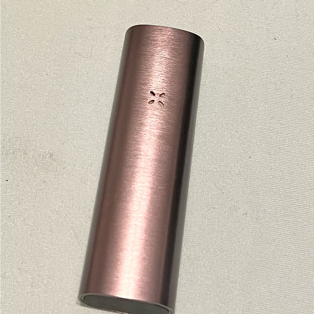 PAX 2 with accessories